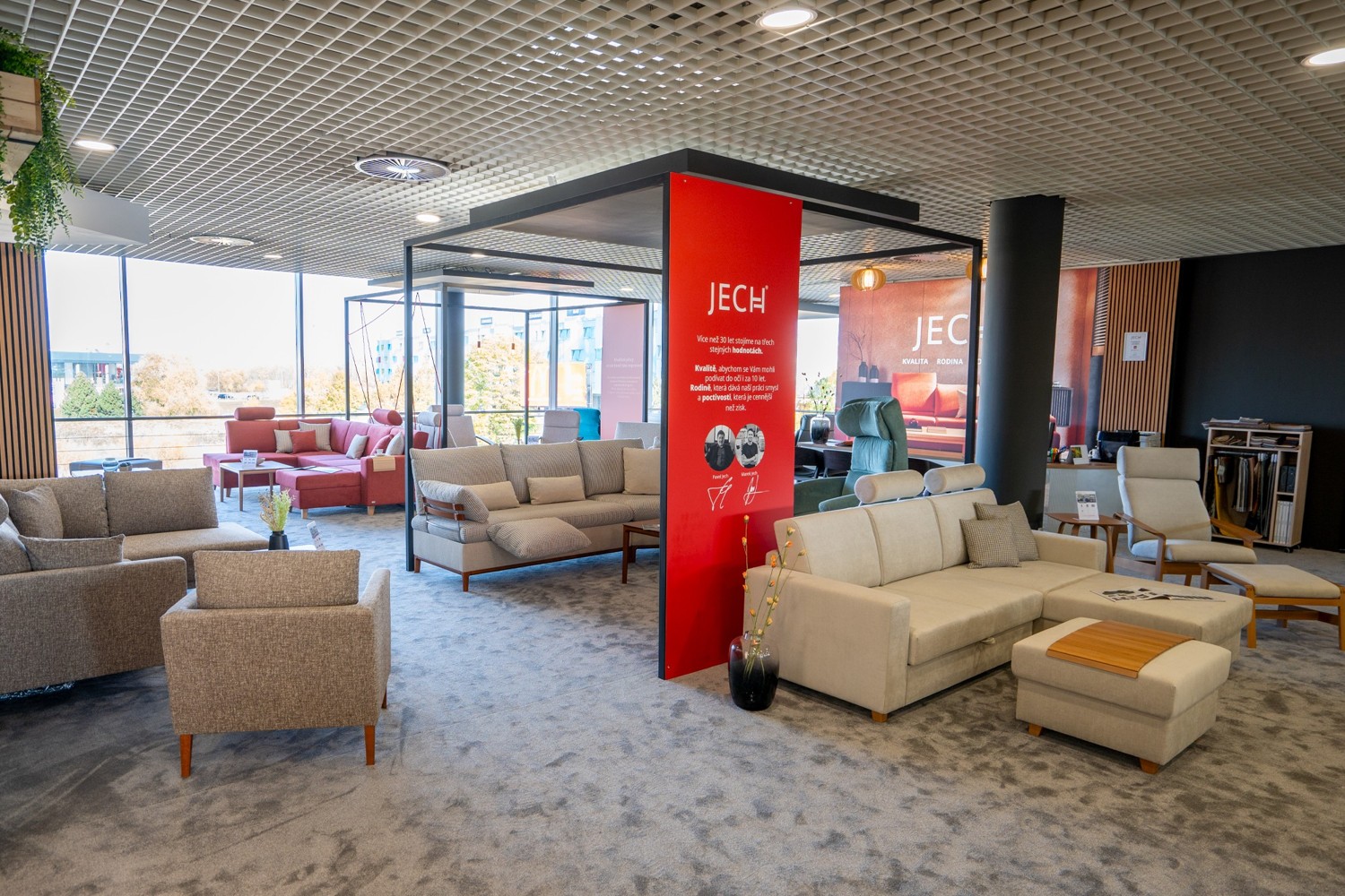 Podniková prodejna v Průhonicích